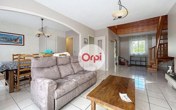 Maison à vendre    5 pièces •  Theix