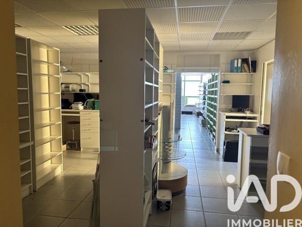 Immeuble à vendre 301 m² Saint-Denis-de-Gastines
