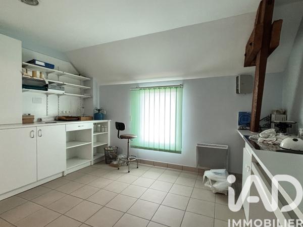 Immeuble à vendre 301 m² Saint-Denis-de-Gastines