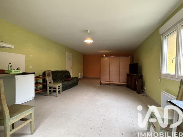 Immeuble à vendre 301 m² Saint-Denis-de-Gastines