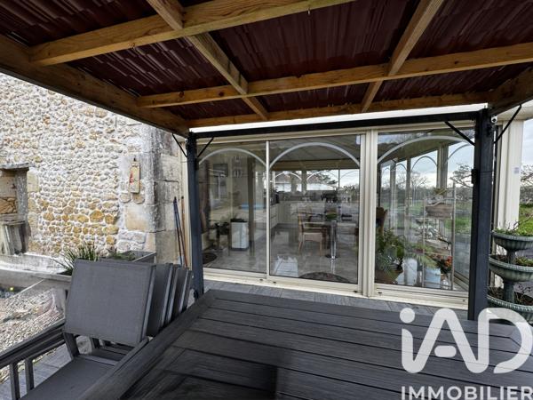 Maison à vendre 7 pièces 172 m² Saint-Bonnet-sur-Gironde