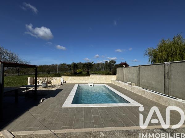 Maison à vendre 7 pièces 172 m² Saint-Bonnet-sur-Gironde