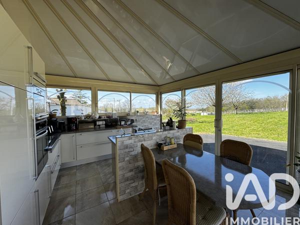Maison à vendre 7 pièces 172 m² Saint-Bonnet-sur-Gironde