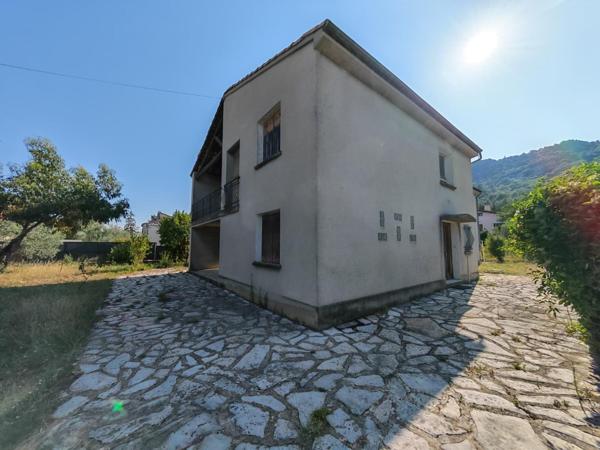 Grande maison 182 m², garage, terrain arboré
