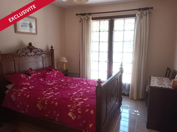 Maison en pierre avec gîte et piscine