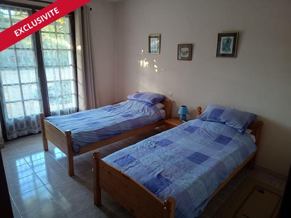 Maison en pierre avec gîte et piscine