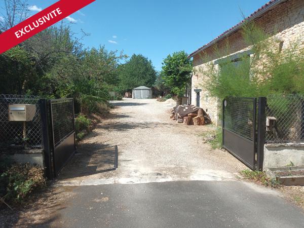 Maison en pierre avec gîte et piscine