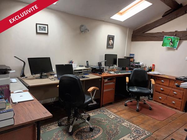 Maison en pierre avec gîte et piscine