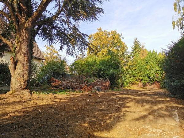 Villecresnes (94440) Terrain à bâtir en lot avant - Villecresnes centre !