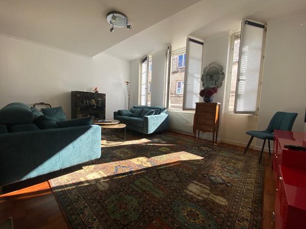 Centre- Bel appartement-ascenseur-parking