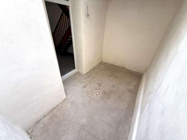 Maison de village T4 – 75 m² habitables + garage 15 m² + petits extérieurs