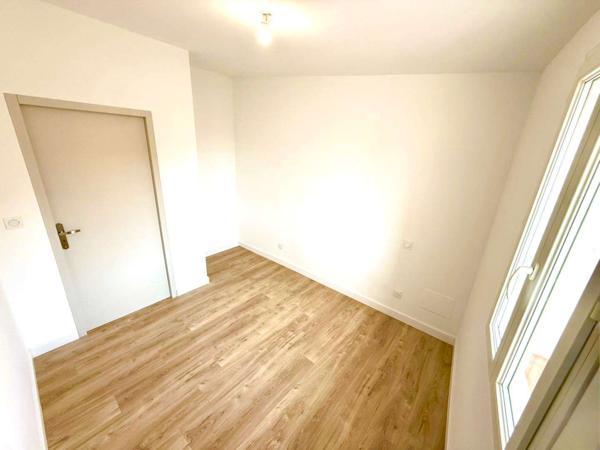 Maison de village T4 – 75 m² habitables + garage 15 m² + petits extérieurs