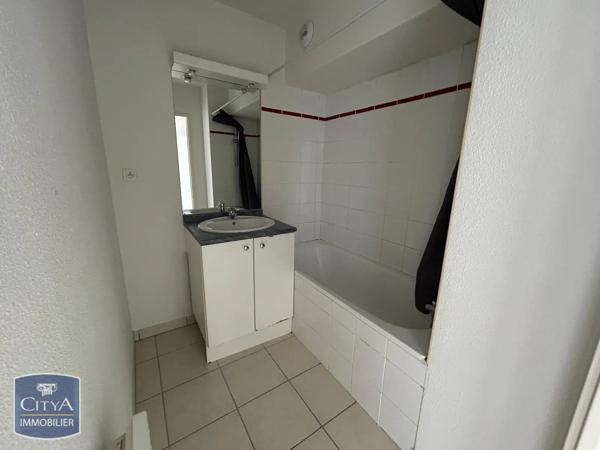 Appartement à louer 3 pièces 65.21m² Poitiers (86000)