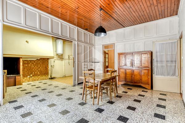 Maison Moussan  245 m2 + 129 m2 de combles à amménager