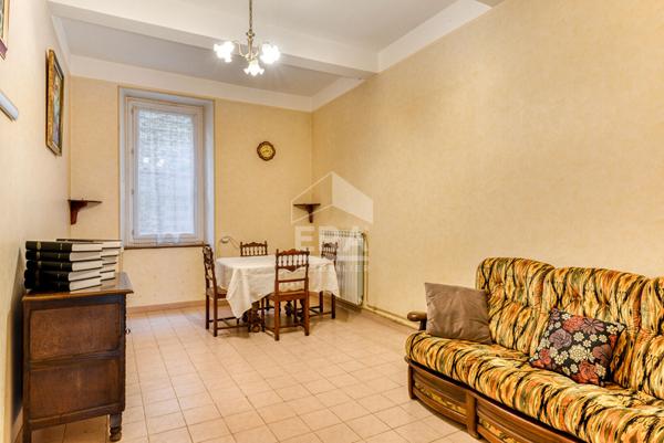 Maison Moussan  245 m2 + 129 m2 de combles à amménager