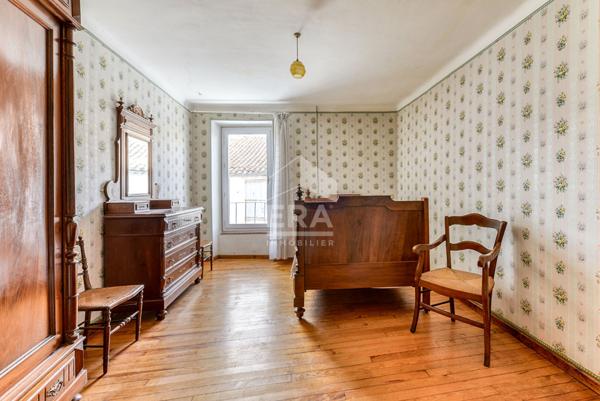 Maison Moussan  245 m2 + 129 m2 de combles à amménager