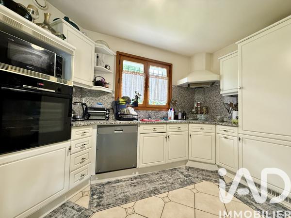 Maison à vendre 6 pièces 180 m² Ornex
