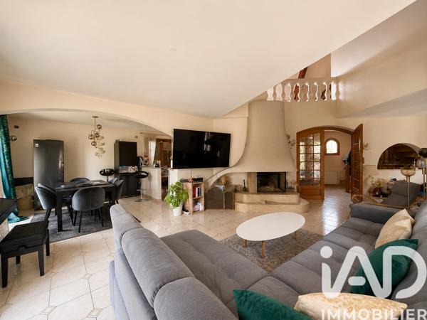 Maison à vendre 6 pièces 180 m² Ornex