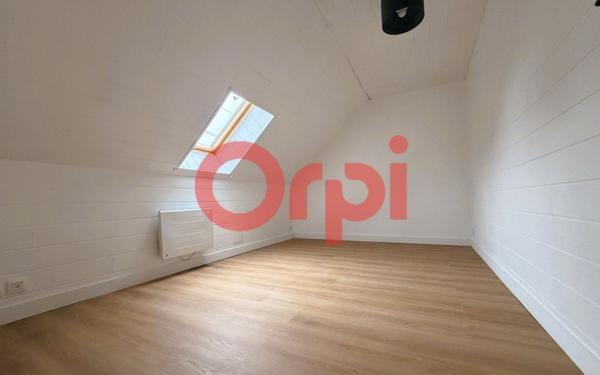 Maison à louer    3 pièces •  Estrées-Mons