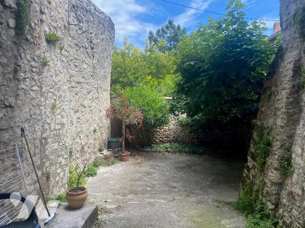 A vendre, Maison avec cour intérieur et jardin potager en centre ville