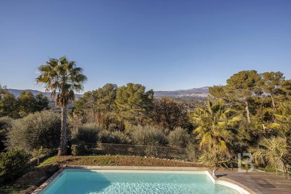 Vaste maison à vendre avec piscine à Mougins