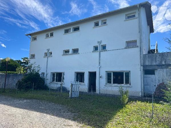 Appartement T2 de 73,55 m² en rez-de-jardin, avec jardin clos et garage situé à BAGNERES-DE-BIGORRE