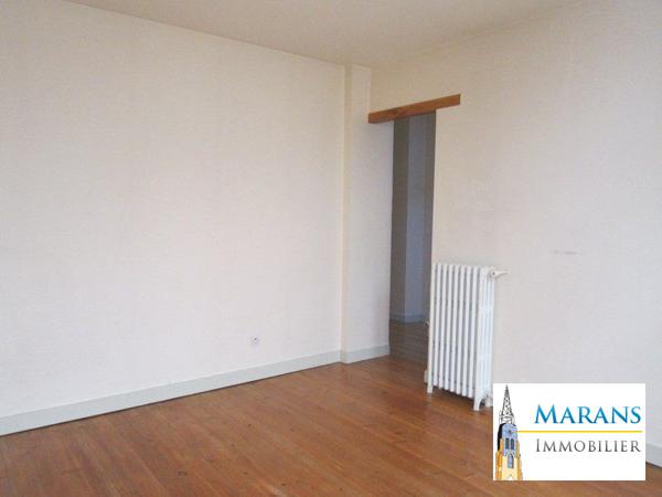 immeuble avec deux logements indépendants T3 centre ville en bon état