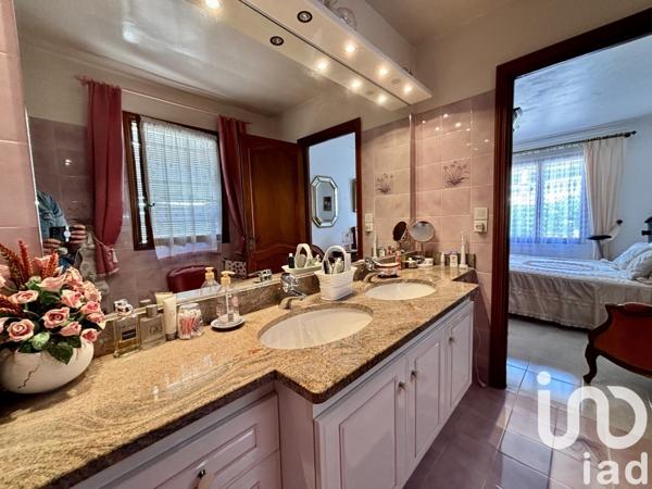 Maison à vendre 8 pièces 203 m² Saint-Raphaël