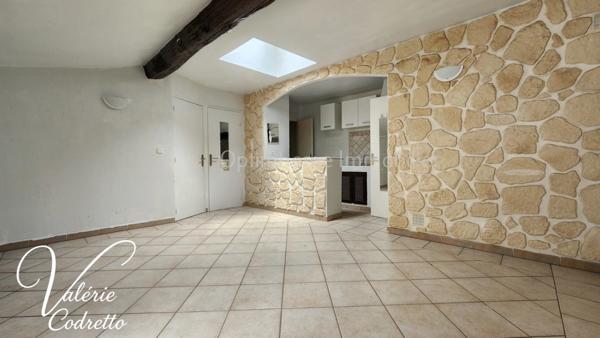 Maison à vendre 6 pièces SOLLIES TOUCAS (83) Maison de village à Solliès-Toucas – Idéal investisseur !