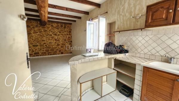 Maison à vendre 6 pièces SOLLIES TOUCAS (83) Maison de village à Solliès-Toucas – Idéal investisseur !