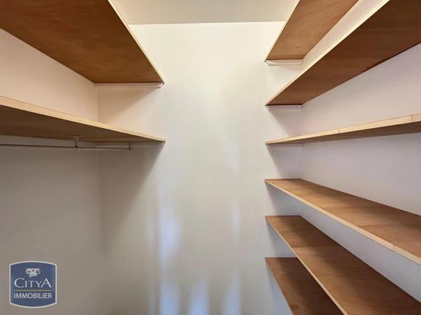 Appartement à louer 2 pièces 47.15m² Saint-Genis-Laval (69230)
