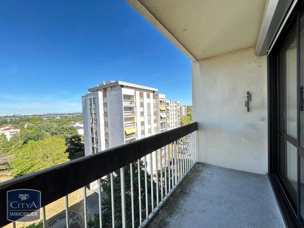 Appartement à louer 2 pièces 47.15m² Saint-Genis-Laval (69230)