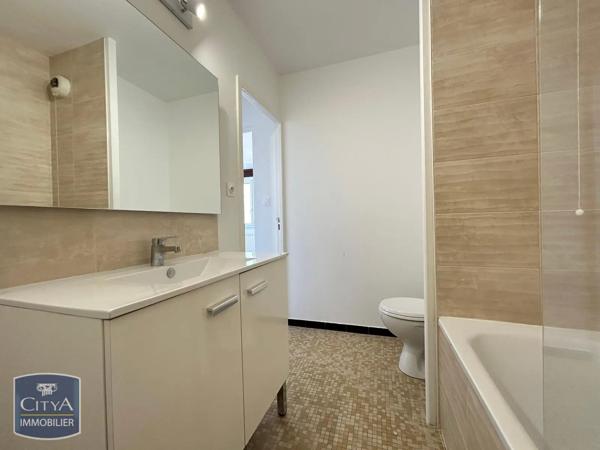 Appartement à louer 2 pièces 47.15m² Saint-Genis-Laval (69230)
