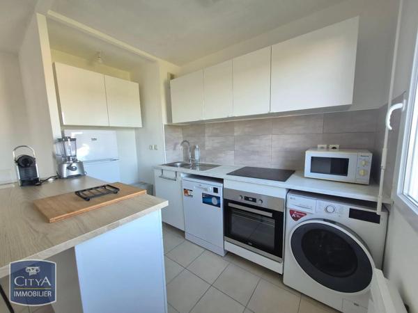 Appartement à louer 2 pièces 47.79m² Pont-Saint-Esprit (30130)