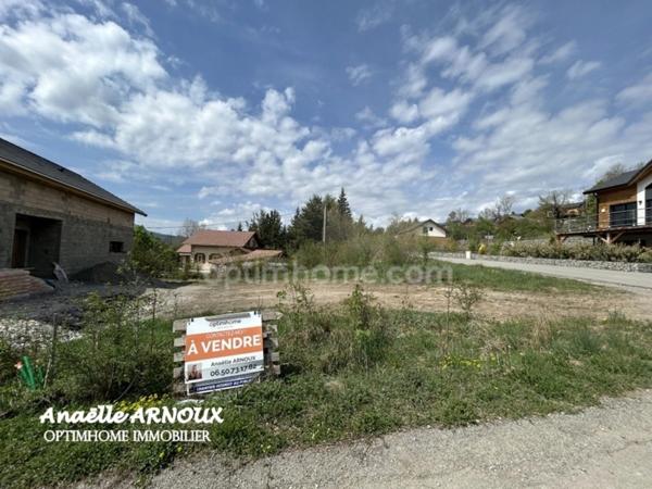 Terrain constructible prêt à bâtir