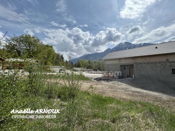 Terrain constructible prêt à bâtir