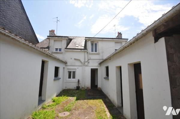 Immeuble avec trois appartements à Quimperlé