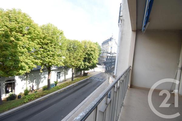 Appartement T3 à vendre  3 pièces - 73,10 m 2   VICHY  - 03