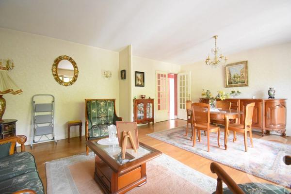 Appartement T3 à vendre  3 pièces - 73,10 m 2   VICHY  - 03