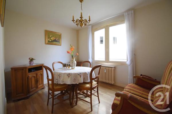 Appartement T3 à vendre  3 pièces - 73,10 m 2   VICHY  - 03