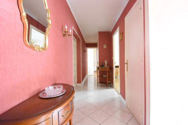 Appartement T3 à vendre  3 pièces - 73,10 m 2   VICHY  - 03