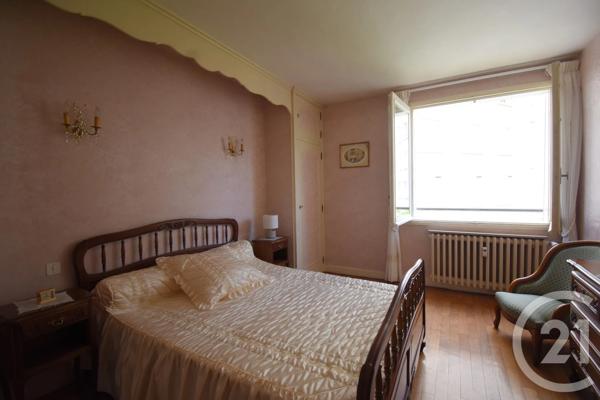 Appartement T3 à vendre  3 pièces - 73,10 m 2   VICHY  - 03