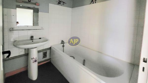Appartement à vendre Bordeaux - 4 pièces, 68m² avec 3 chambre(s) à 150 000€ - AJP ACTEA Talence