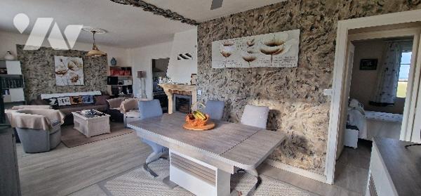 Pavillon sur sous-sol semi-enterré proche de THOUARS et des commodités, sans travaux.