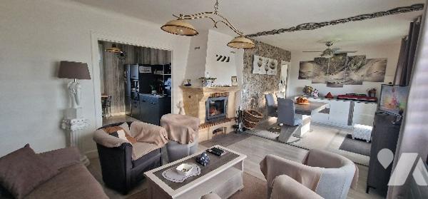 Pavillon sur sous-sol semi-enterré proche de THOUARS et des commodités, sans travaux.