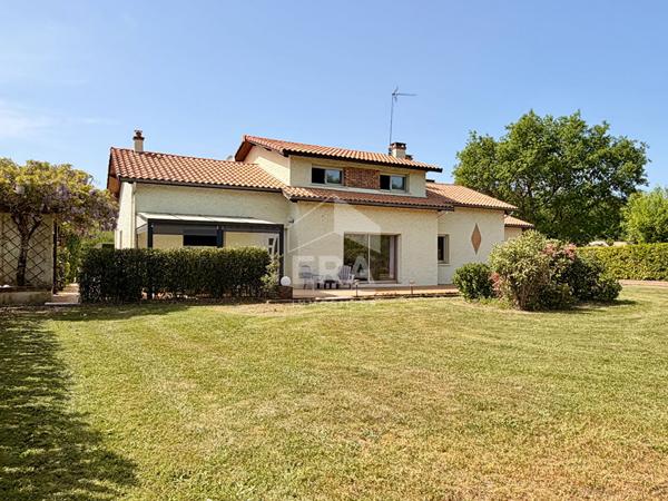 Maison Salles 213m² 5 chambres avec piscine et dépendances