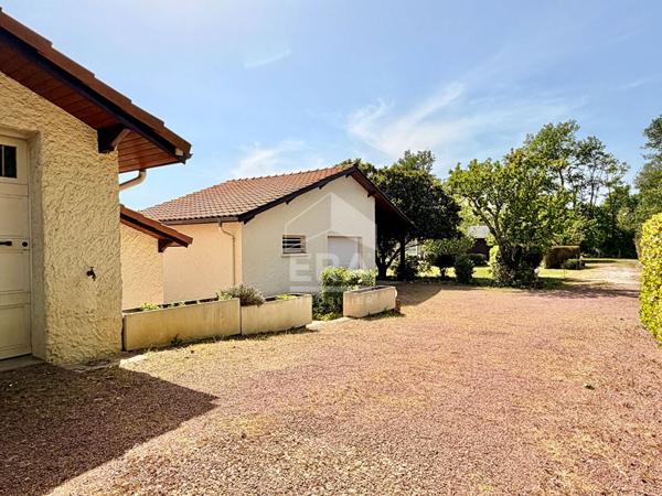 Maison Salles 213m² 5 chambres avec piscine et dépendances