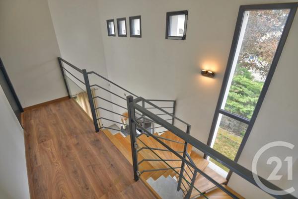 Maison à vendre  5 pièces - 153 m 2   ROMANS SUR ISERE  - 26