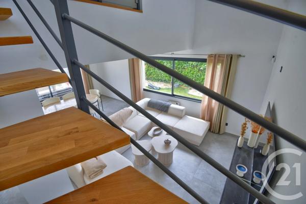 Maison à vendre  5 pièces - 153 m 2   ROMANS SUR ISERE  - 26