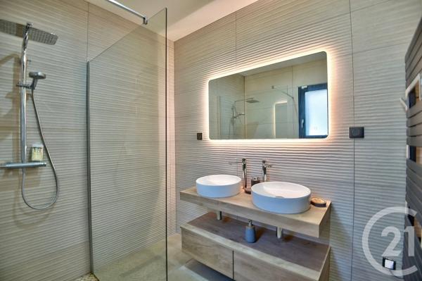 Maison à vendre  5 pièces - 153 m 2   ROMANS SUR ISERE  - 26